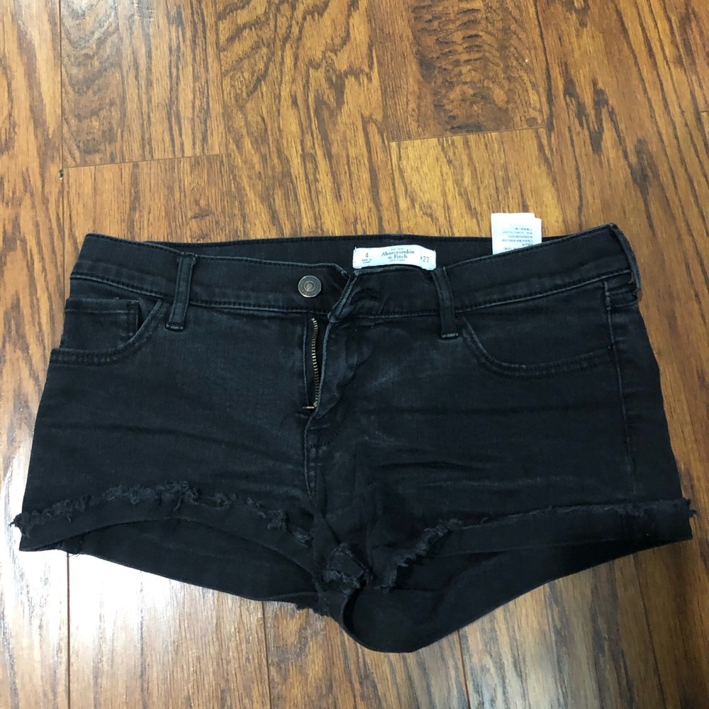 BLACK ABERCROMBIE SHORTS